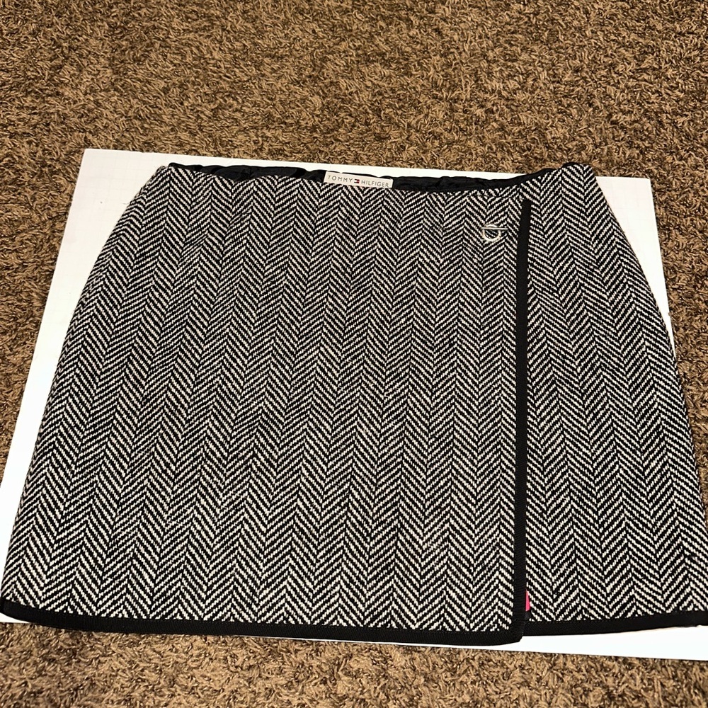 Tommy Hilfiger Wrap Style Wool Skirt size 14